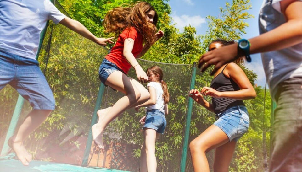 Tusindvis af børn kommer til skade på trampoliner