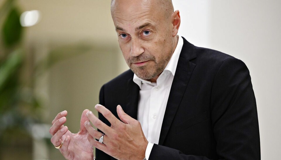Regeringen har indkaldt partiernes sundhedsordførere til møde mandag klokken 18 Regeringen har indkaldt partiernes sundhedsordførere til møde mandag klokken 18