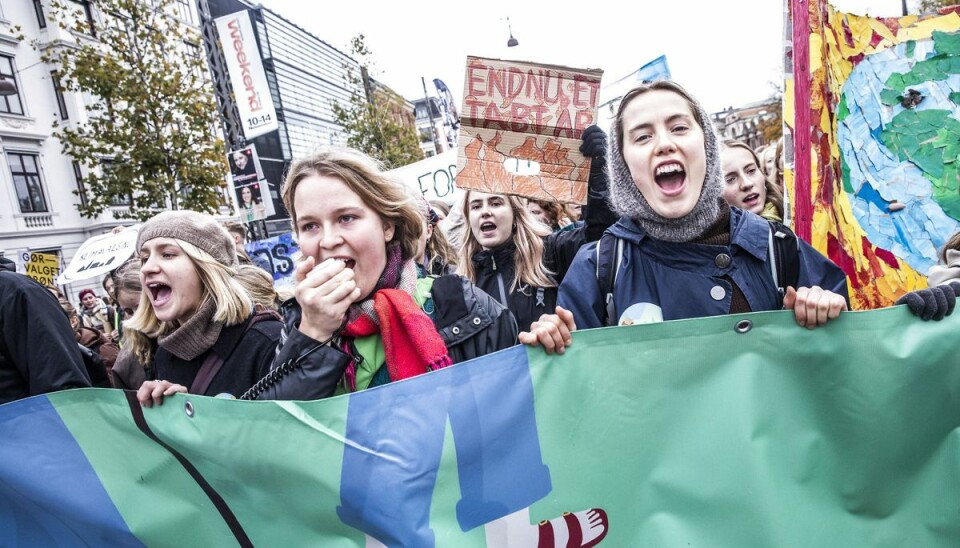 Omkring 10.000 var lørdag på gaden for et demonstrere