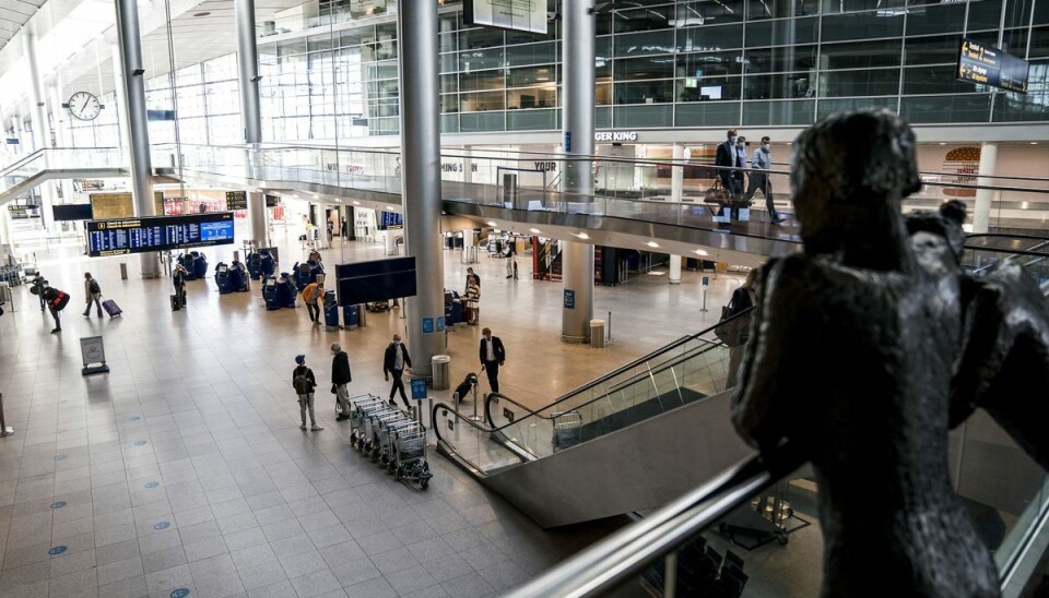 Flere personer er blevet taget for at smugle penge ud af landet. Senest var det en mand med 5,5 millioner i kufferten Flere personer er blevet taget for at smugle penge ud af landet. Senest var det en mand med 5,5 millioner i kufferten