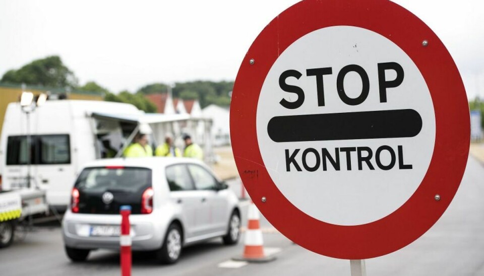 Indrejsesnyd: Bulgarere dømt for dokumentfalsk De fem bulgarere blev stoppet her ved grænsen i Kruså. (Foto: Claus Fisker/Scanpix 2018)