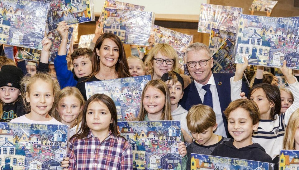 Børnenes U-landskalender 2021. Fra venstre ses prinsesse Marie, Generalsekretær i Folkekirkens Nødhjælp Birgitte Qvist-Sørensen og Udviklingsminister Flemming Møller Mortensen.