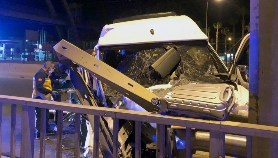 Det var i denne minibus tæt på Aksu i Antalya i Turkey danskerne kørte galt. Det var i denne minibus tæt på Aksu i Antalya i Turkey danskerne kørte galt.