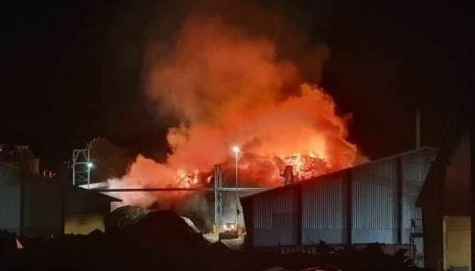 Storbranden opstod ved spånpladefabrikken Novopan i Pindstrup på Djursland.