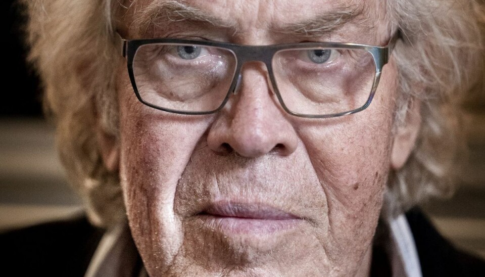 Podcasten 'Alt på plads' er tænkt som et samlet antropologisk værk af Jørgen Leths vigtigste anskuelser. - Podcasten giver mulighed for at vide spektret ud. Selve udtryksspektret. Jeg er glad for at blive værdsat. Jeg er glad for, at de ting, jeg laver, bliver anerkendt. Podcasten 'Alt på plads' er tænkt som et samlet antropologisk værk af Jørgen Leths vigtigste anskuelser. - Podcasten giver mulighed for at vide spektret ud. Selve udtryksspektret. Jeg er glad for at blive værdsat. Jeg er glad for, at de ting, jeg laver, bliver anerkendt.