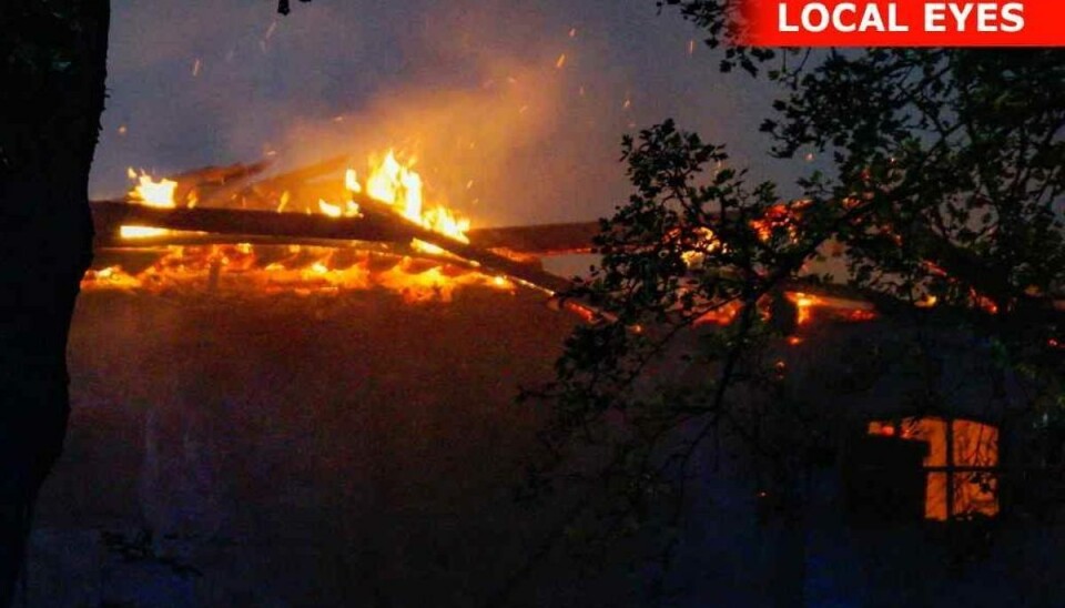 Landejendom i flammer