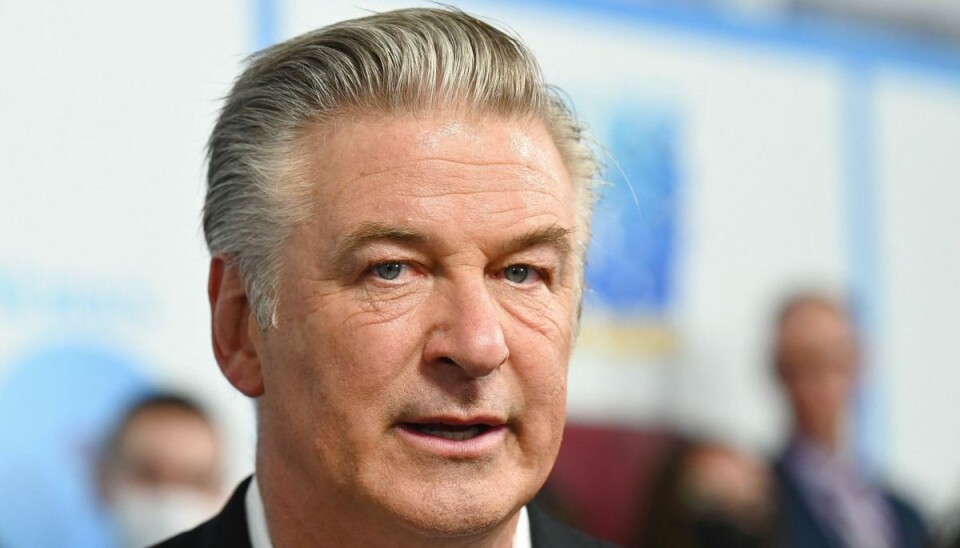 Sherifkontoret i Santa Fe bekræfter ifølge det amerikanske medie TMZ, at det var skuespilleren Alec Baldwin, der under en filmindspilning torsdag affyrede en rekvisit-pistol med tragiske følger. (Arkivfoto). Sherifkontoret i Santa Fe bekræfter ifølge det amerikanske medie TMZ, at det var skuespilleren Alec Baldwin, der under en filmindspilning torsdag affyrede en rekvisit-pistol med tragiske følger. (Arkivfoto).