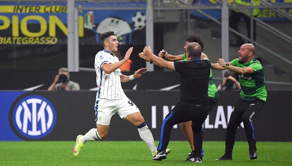 Hele seks gange gik brandalarmen i løbet af natten mellem tirsdag og onsdag. Og Atalanta-spillerne blev vækket hver gang. Hele seks gange gik brandalarmen i løbet af natten mellem tirsdag og onsdag. Og Atalanta-spillerne blev vækket hver gang.