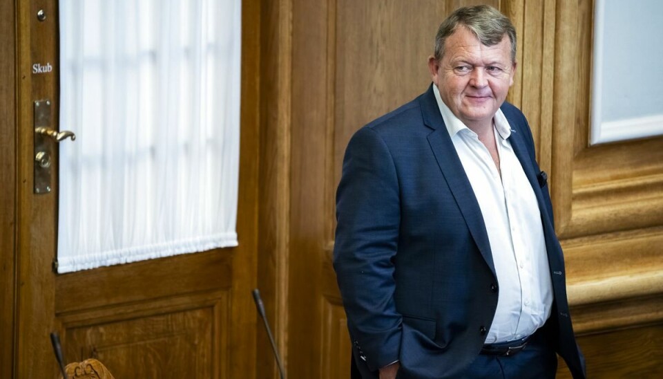 Lars Løkke Rasmussen skriver i sin bog, at han vil have et opgør med de 'arbitrære skattefri gevinster på bolighandel'. Til gengæld 'betaler du ikke skat af din bolig, mes du bor i den, men af den gevinst, du går, når du sælger den'. 'Det er et populistisk forslag, der ikke har nogen som helst gang på jord,' siger politisk kommentator Helle Ib. Lars Løkke Rasmussen skriver i sin bog, at han vil have et opgør med de 'arbitrære skattefri gevinster på bolighandel'. Til gengæld 'betaler du ikke skat af din bolig, mes du bor i den, men af den gevinst, du går, når du sælger den'. 'Det er et populistisk forslag, der ikke har nogen som helst gang på jord,' siger politisk kommentator Helle Ib.