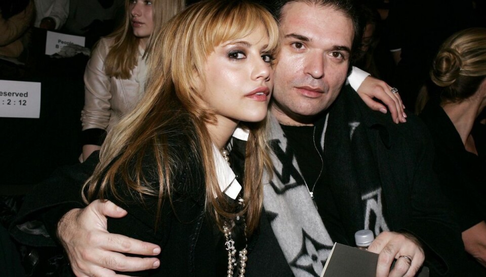 Brittany Murphy var gift med Simon Monjack, da hun døde. Han døde selv nogle måneder senere. Brittany Murphy var gift med Simon Monjack, da hun døde. Han døde selv nogle måneder senere.