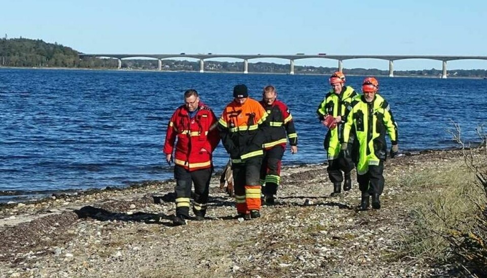 En kvinde blev fundet død i vandkanten i Limfjorden.