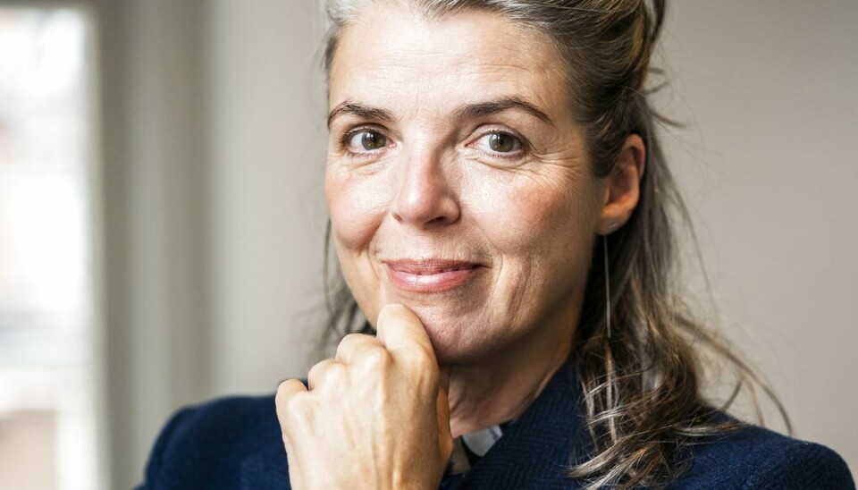 Skuespiller Lotte Andersen var nødt til at presse sig selv i rollen som den nye viceforstanderinde i 'Sygeplejeskolen'. Hendes karakter Søster Elisabeth skal nemlig afstraffe eleverne på meget brutale måder, og det havde hun svært ved. Skuespiller Lotte Andersen var nødt til at presse sig selv i rollen som den nye viceforstanderinde i 'Sygeplejeskolen'. Hendes karakter Søster Elisabeth skal nemlig afstraffe eleverne på meget brutale måder, og det havde hun svært ved.