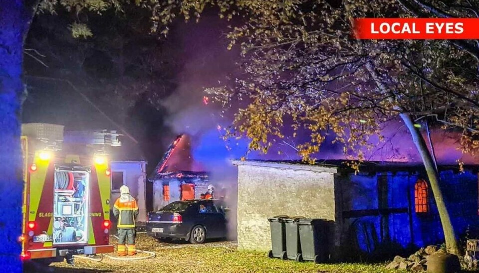 Landejendom i flammer