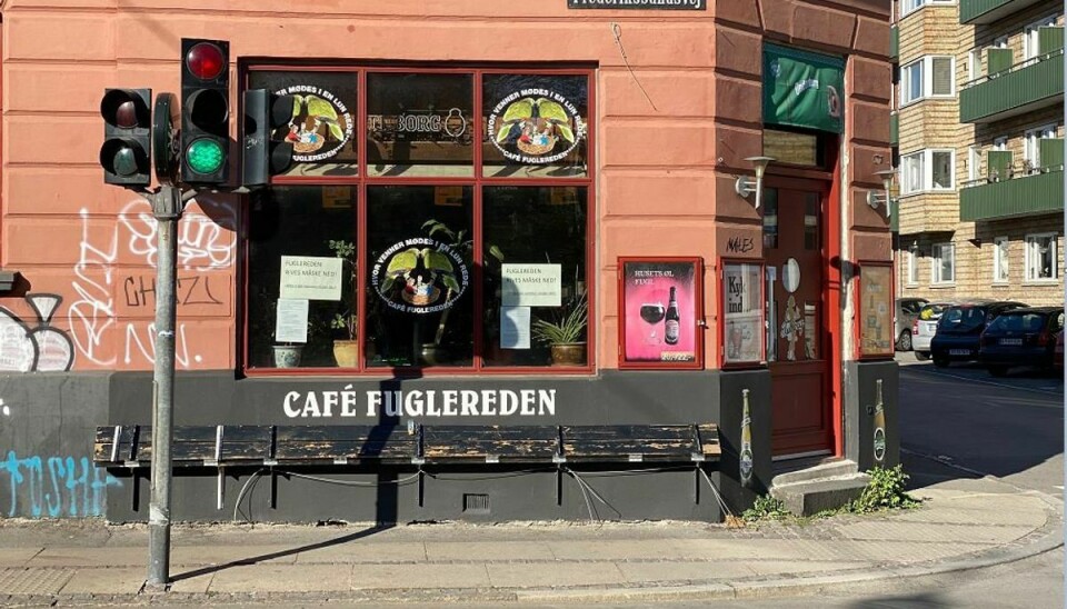 Ejeren af Café Fuglereden må leve med, at fremtiden for hans beværtning fortsat er usikker.