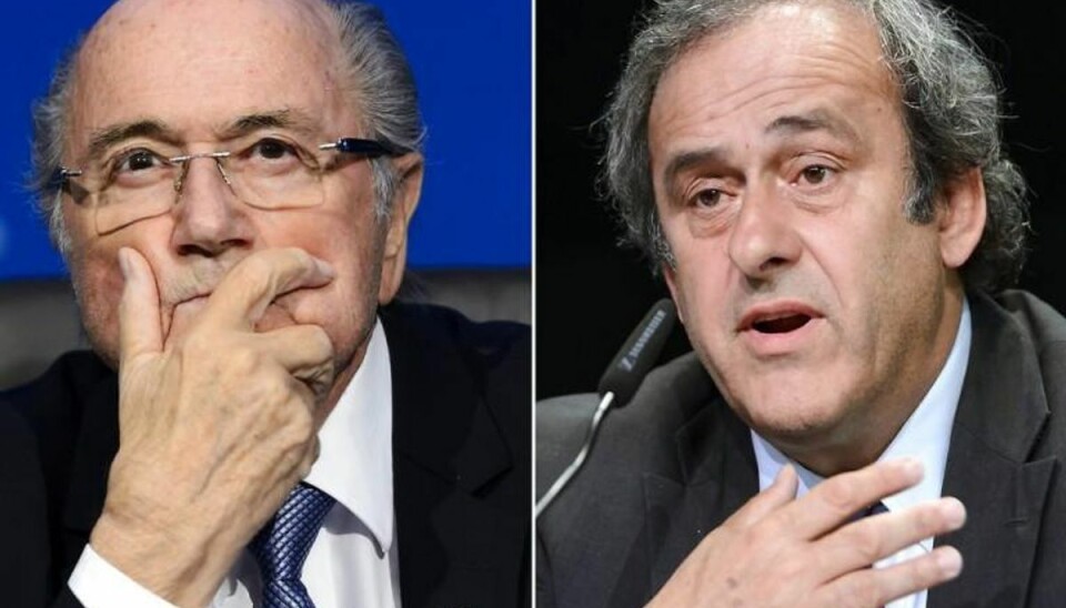 Blatter og Platini karantænerammes i otte år Både Michel Platini (th.) og Sepp Blatter (tv.) er blevet idømt otte-årige karantæner fra international fodbold. Foto: FABRICE COFFRINI/Scanpix
