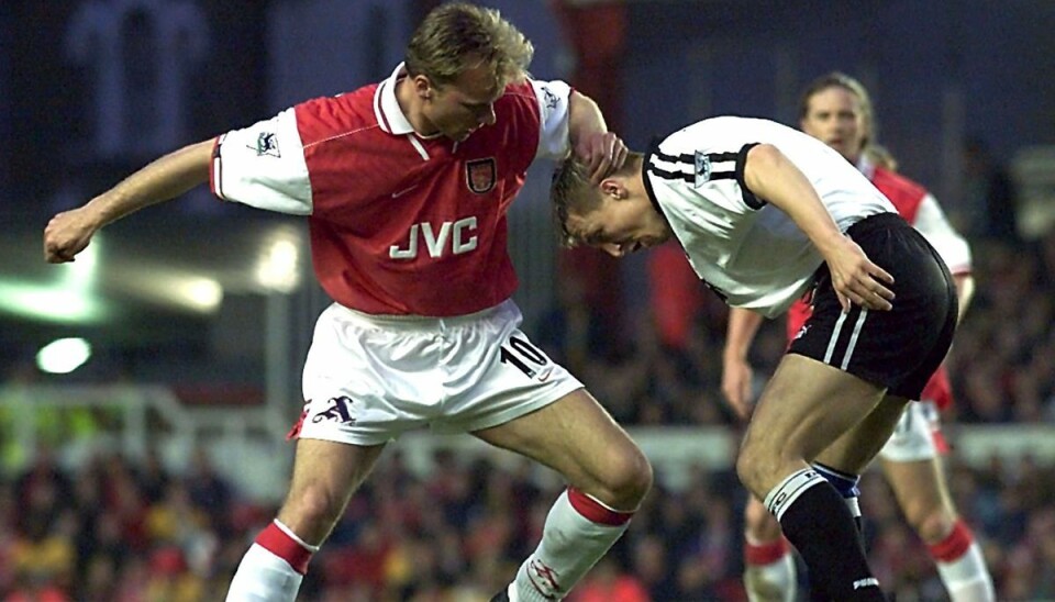 Jacob Laursen (t.h.) - her i kamp med Arsenals Dennis Bergkamp - havde sin storhedstid i engelske Derby. I Danmark spillede han for Vejle, Silkeborg, FC København, AGF og FC Fredericia. Jacob Laursen (t.h.) - her i kamp med Arsenals Dennis Bergkamp - havde sin storhedstid i engelske Derby. I Danmark spillede han for Vejle, Silkeborg, FC København, AGF og FC Fredericia.