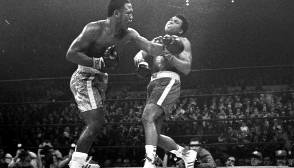 En af de mest legendariske titelkampe i boksehistorien stod mellem Joe Frazier (t.v.) og Muhammad Ali i 1971 i Madison Sqaure Garden i New York City. Begge var på det tidspunkt ubesejrede, og daværende verdensmester Joe Frazier vandt efter 15 omgange. Muhammad Ali revancherede sig med to sejre mod Frazier i 1974 og 1975.