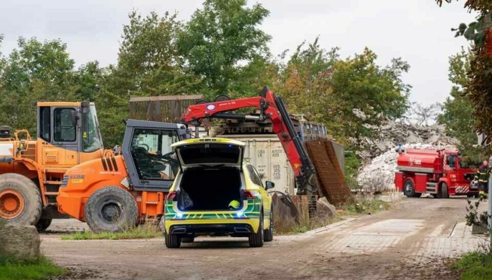 En person er omkommet i en arbejdsulykke i Dalmose nær Skælskør.