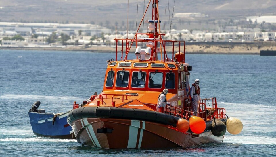 Alene i år er mindst 50 både med migranter nået frem til De Baleariske Øer, der blandt andet omfatter Mallorca og Ibiza. Mandag har spansk redningsmandskab fundet ligene af 11 mennesker i havet og reddet tre andre i land. (Arkivfoto) Alene i år er mindst 50 både med migranter nået frem til De Baleariske Øer, der blandt andet omfatter Mallorca og Ibiza. Mandag har spansk redningsmandskab fundet ligene af 11 mennesker i havet og reddet tre andre i land. (Arkivfoto)