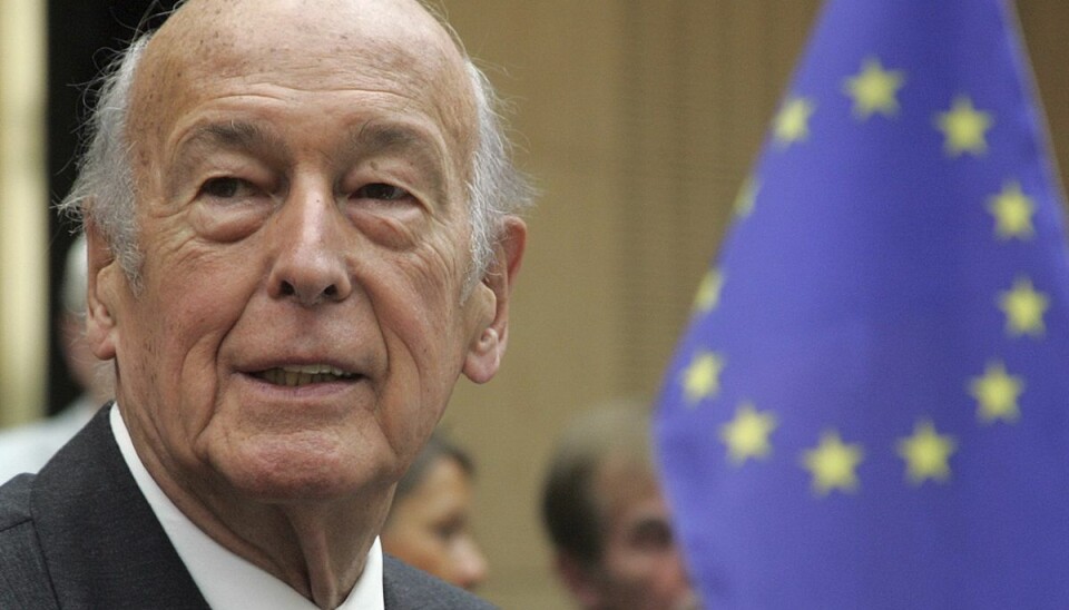 Valéry Giscard d'Estaing var præsident for Frankrig fra 1974-1981. I Helle Thorning-Schmidts tid som dansk europaparlamentariker havde han en nøglerolle i arbejdet med at skrive en ny forfatningstraktat for EU. Giscard d'Estaing døde sidste år med coronavirus. (Arkivfoto) Valéry Giscard d'Estaing var præsident for Frankrig fra 1974-1981. I Helle Thorning-Schmidts tid som dansk europaparlamentariker havde han en nøglerolle i arbejdet med at skrive en ny forfatningstraktat for EU. Giscard d'Estaing døde sidste år med coronavirus. (Arkivfoto)
