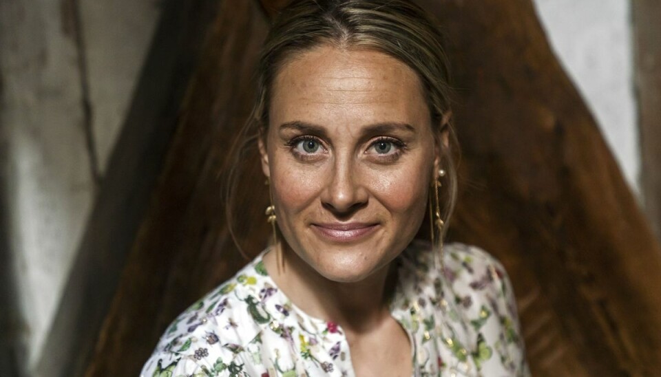 TV-vært på DR, Mette Bluhme Rieck, er gravid. Det bekræfter hun på Instagram. TV-vært på DR, Mette Bluhme Rieck, er gravid. Det bekræfter hun på Instagram.