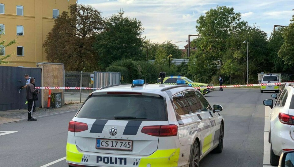 To personer er indlagt med skader efter et knivstikkeri i Odense