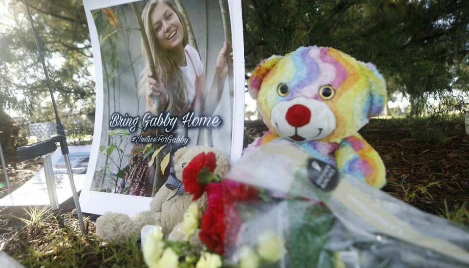 Den 22-årige Gabby Petito skal begraves søndag efter hun er blevet dræt af en endnu ukendt gerningsmand