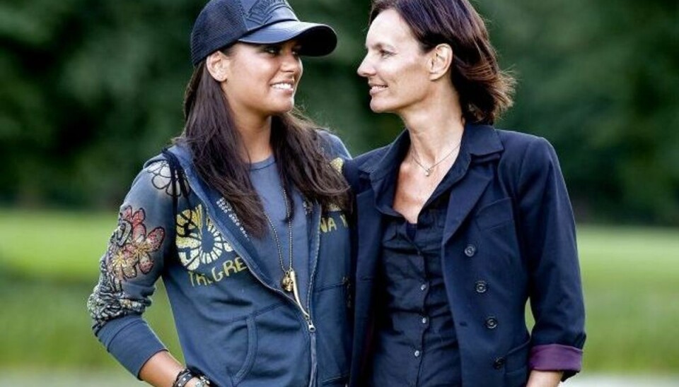 Janni afslører herlig nyhed Janni Spies ses her sammen med sin datter Michala. Foto: Bax Lindhardt/Scanpix.