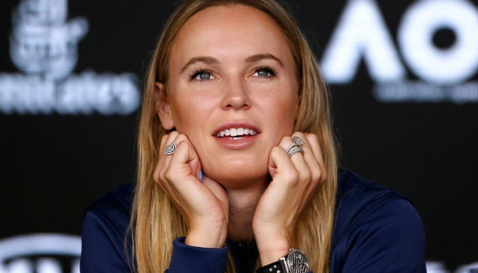 Wozniacki stoppede sin tenniskarriere i januar 2020 efter Australian Open i Melbourne, hvor hun i 2018 nåede at fejre sin eneste grand slam-triumf. Wozniacki stoppede sin tenniskarriere i januar 2020 efter Australian Open i Melbourne, hvor hun i 2018 nåede at fejre sin eneste grand slam-triumf.