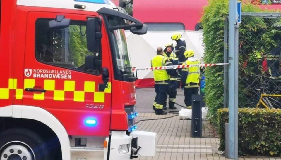 Personen, som blev ramt af et tog på Allerød Station, har mistet livet.