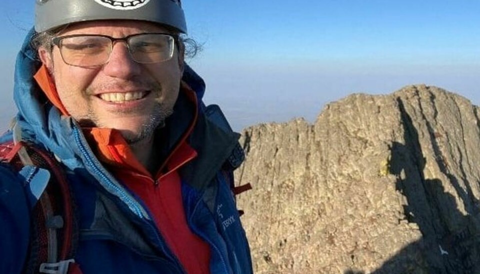 44-årige Jeremy Fuerst blev lørdag dræbt, da han styrtede ned under en tur i bjergene.