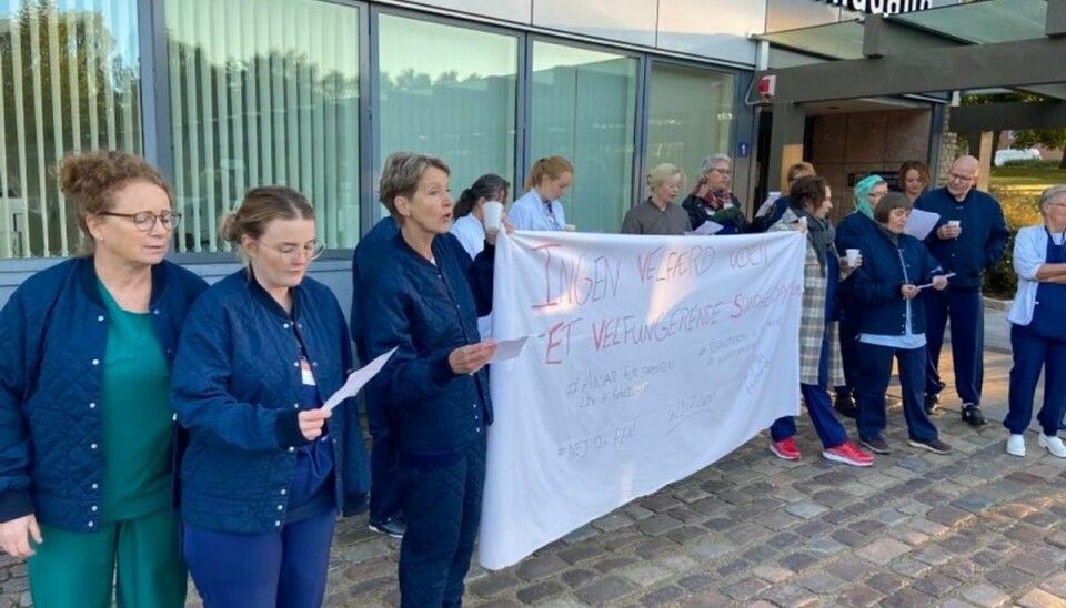 Sygeplejerskerne skrålede med på den protestsang, som var skrevet til anledningen.