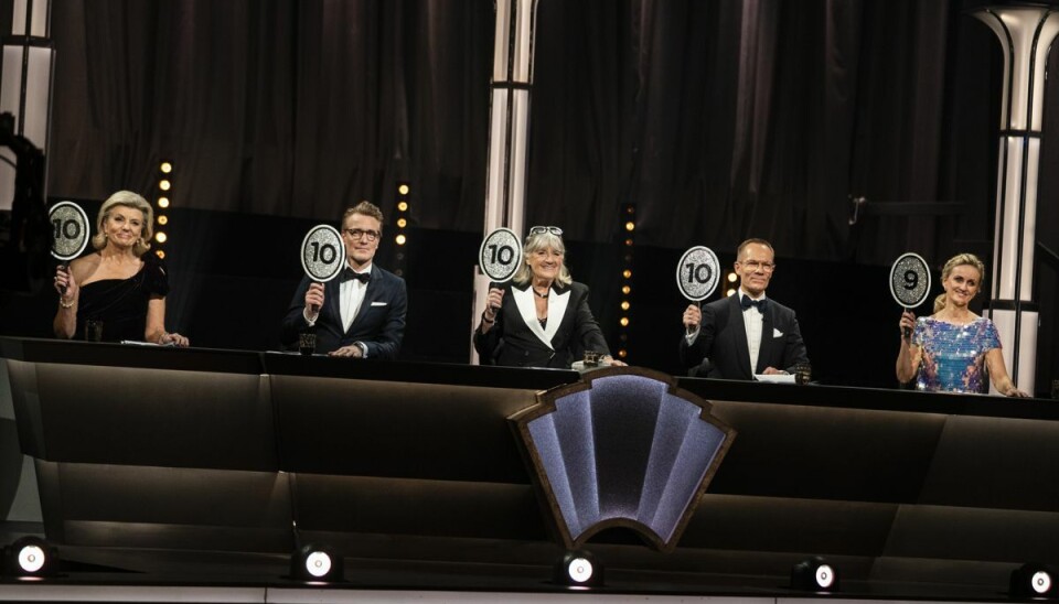 Anne Laxholm, Nikolaj Hübbe, Britt Bendixen, Jens Werner og Marianne Eihilt skal endnu en gang finde karakterskiltene frem i 'Vild med dans'. (Arkivfoto) Anne Laxholm, Nikolaj Hübbe, Britt Bendixen, Jens Werner og Marianne Eihilt skal endnu en gang finde karakterskiltene frem i 'Vild med dans'. (Arkivfoto)