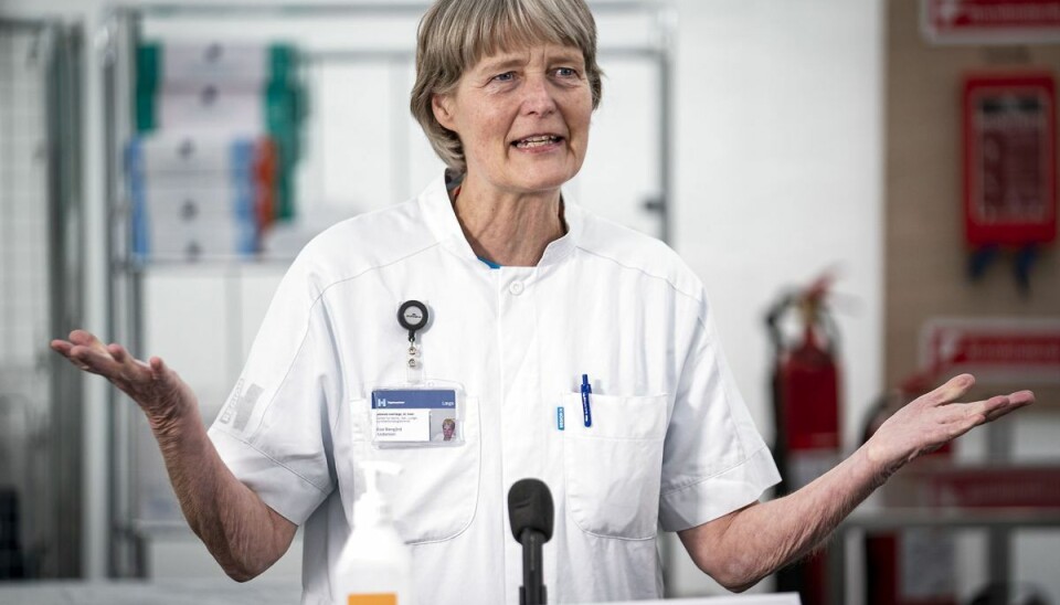 Ledende overlæge på infektionsmedicinsk afdeling Åse Bengård Andersen er spændt på, hvordan den kommende sæson vil se ud. Derfor beder hun også danskerne holder fast i vanerne. Ledende overlæge på infektionsmedicinsk afdeling Åse Bengård Andersen er spændt på, hvordan den kommende sæson vil se ud. Derfor beder hun også danskerne holder fast i vanerne.
