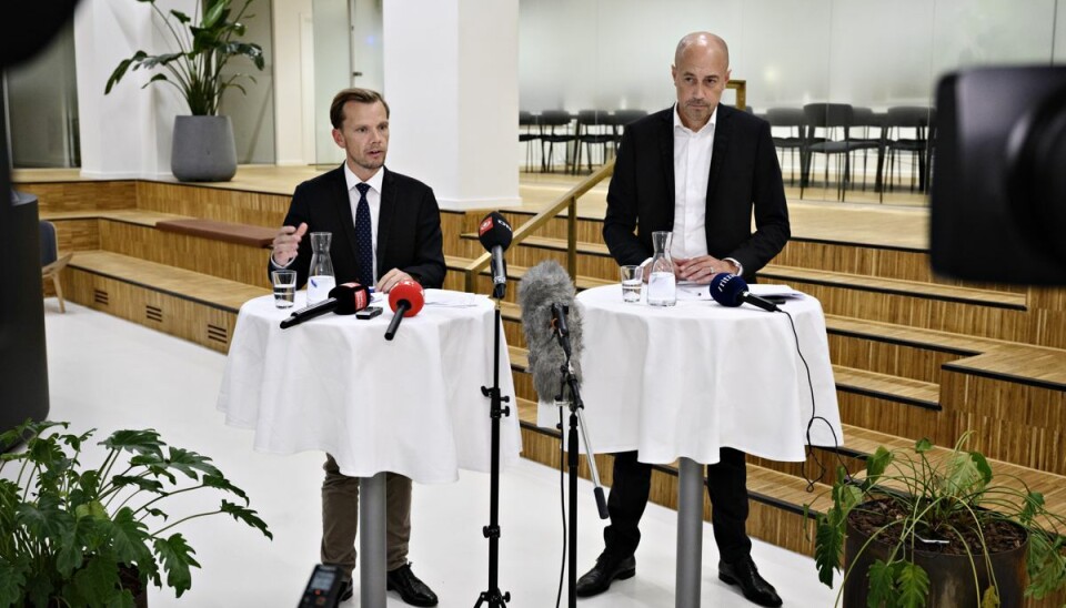 Beskæftigelsesminister Peter Hummelgaard (S) og sundhedsminister Magnus Heunicke (S) fortalte onsdag aften, at regeringen vil afslutte sygeplejerskernes strejke med et lovindgreb. Beskæftigelsesminister Peter Hummelgaard (S) og sundhedsminister Magnus Heunicke (S) fortalte onsdag aften, at regeringen vil afslutte sygeplejerskernes strejke med et lovindgreb.