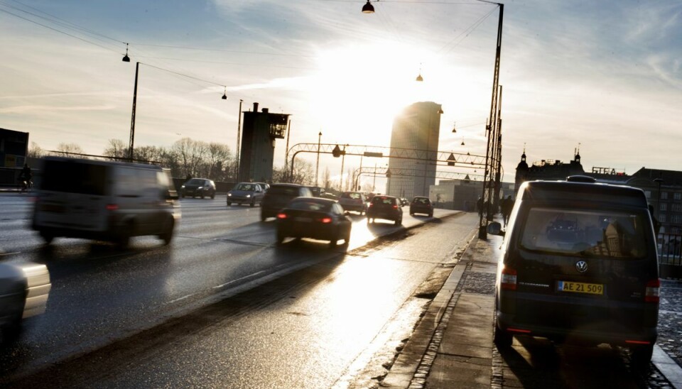 Snart kan det blive dyrere at træde lidt for hårdt på speederen. (Arkivfoto) Snart kan det blive dyrere at træde lidt for hårdt på speederen. (Arkivfoto)