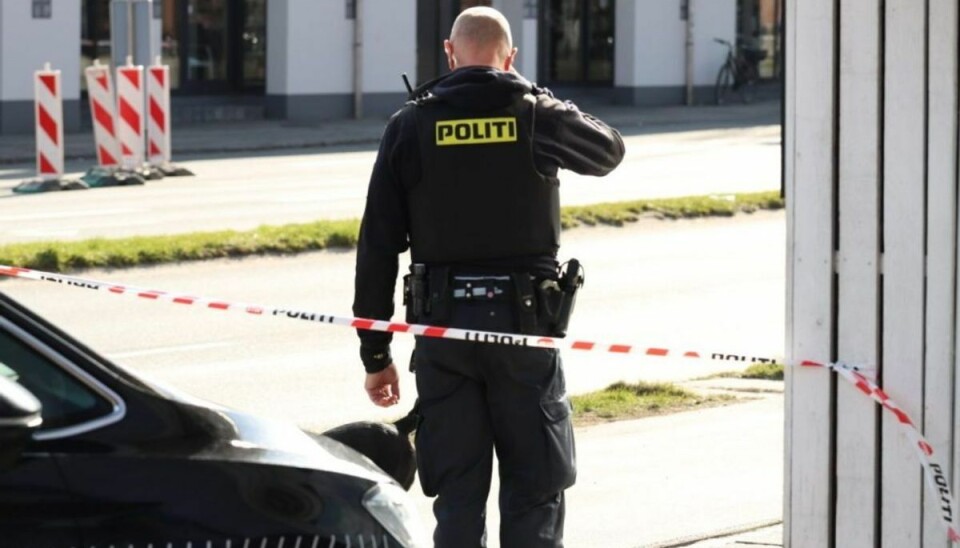 En 20-årig mand fremstilles lørdag i grundlovsforhør - sigtet for forsøg på manddrab. En 20-årig mand fremstilles lørdag i grundlovsforhør - sigtet for forsøg på manddrab.