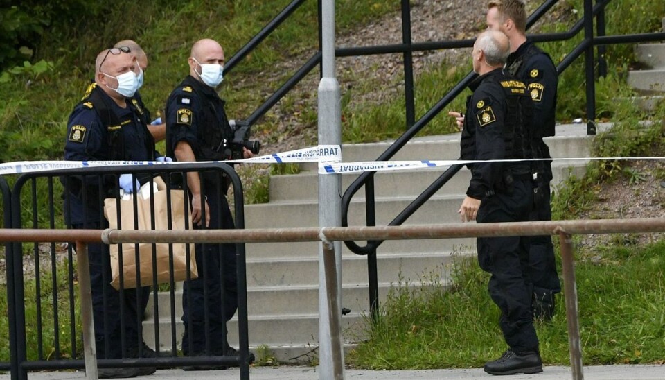 En 45-årig lærer blev torsdag morgen overfaldet med en kniv. En 45-årig lærer blev torsdag morgen overfaldet med en kniv.