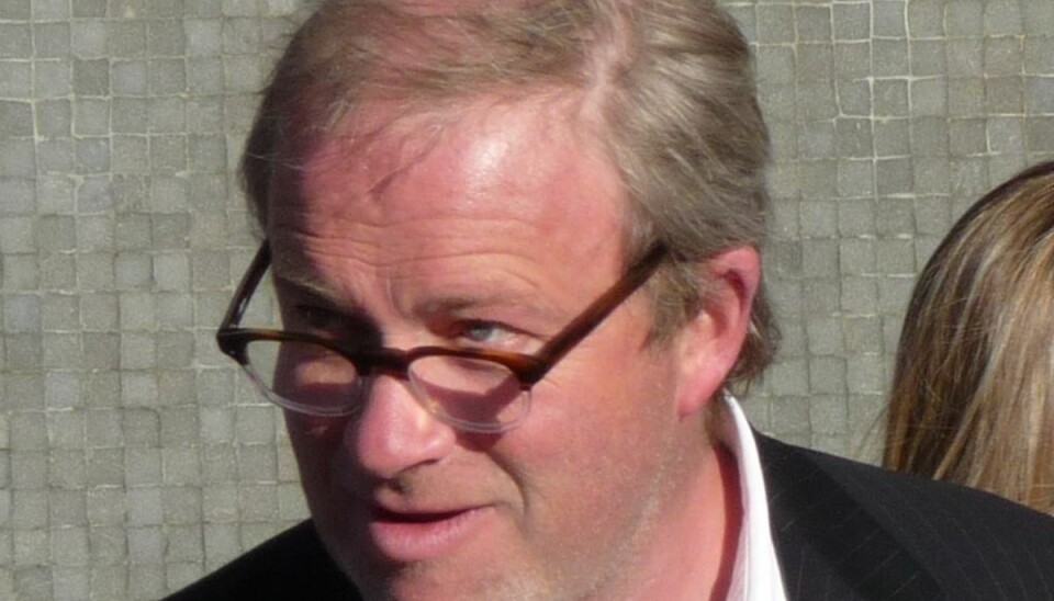 Henry Enfield, der spiller prins Charles i sitcom-serien. Henry Enfield, der spiller prins Charles i sitcom-serien.