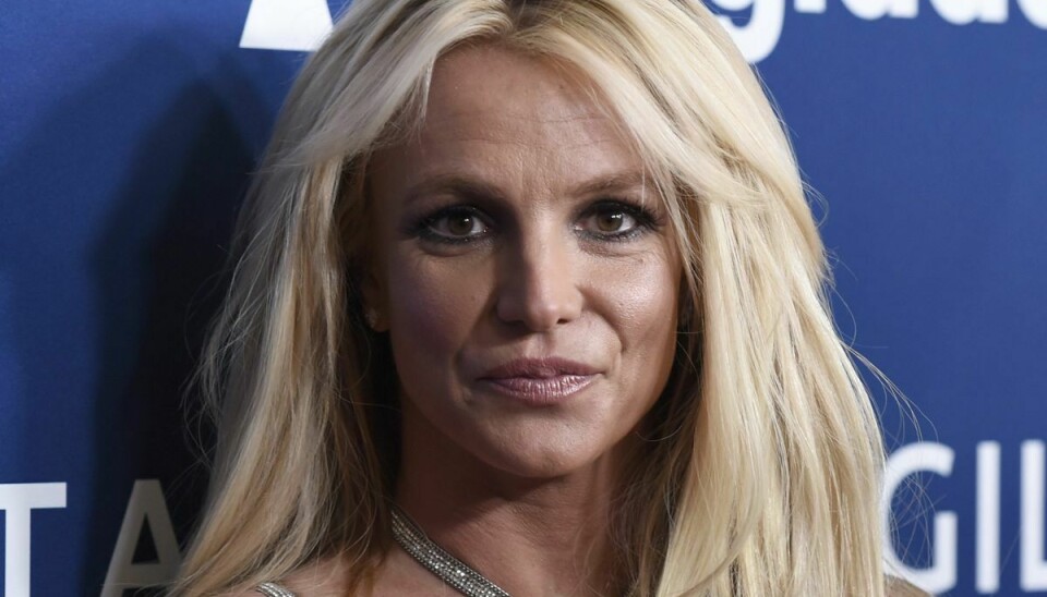 Britney Spears har de seneste mange måneder kæmpet i retten for at få sin far fjernet som værge. Nu efterforskes hun for en mindre voldshændelse. (Arkivfoto)