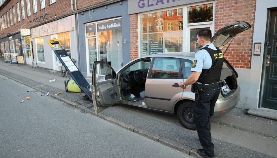 Politiet mistænker, at føreren var påvirket Politiet mistænker, at føreren var påvirket
