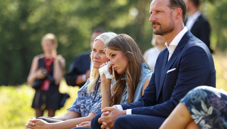 Det er den norske prinsesse Ingrid Alexandra, der har fået corona. Det er den norske prinsesse Ingrid Alexandra, der har fået corona.