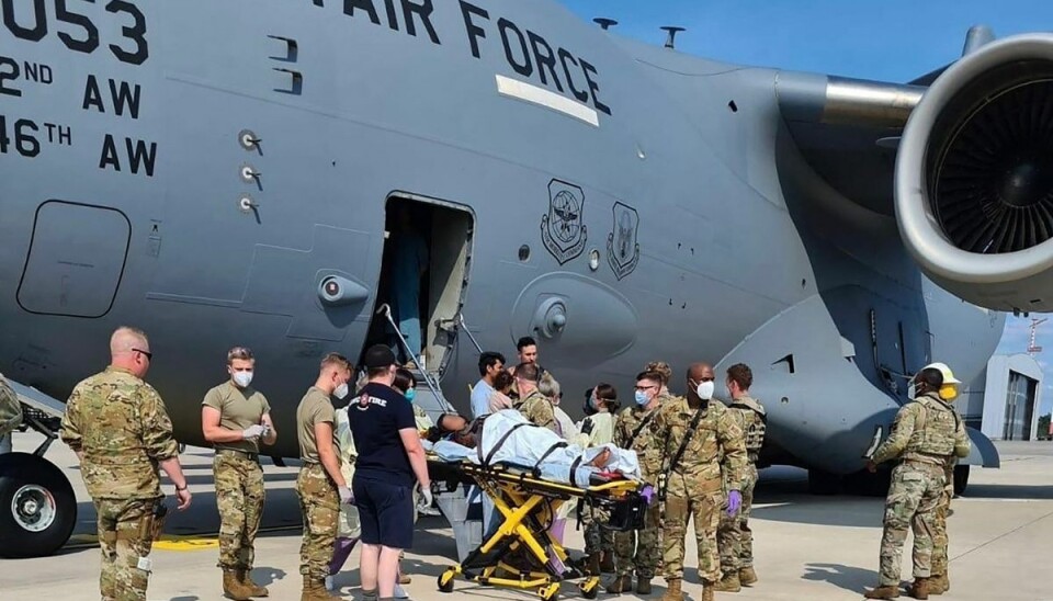 En afghansk kvinde fødte om bord på et amerikansk evakueringsfly, der netop var landet i Tyskland på en amerikansk militærbase. En afghansk kvinde fødte om bord på et amerikansk evakueringsfly, der netop var landet i Tyskland på en amerikansk militærbase.