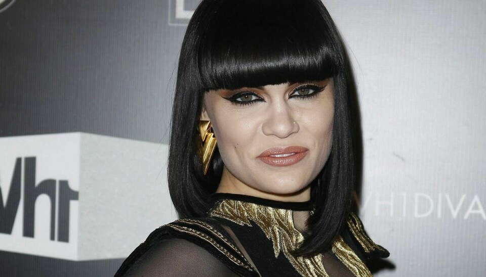 Britiske Jessie J slog igennem med debutsinglen 'Do It Like a Dude' i 2010 og hamrede direkte ind på førstepladsen på den britiske med nummeret 'Price Tag'.