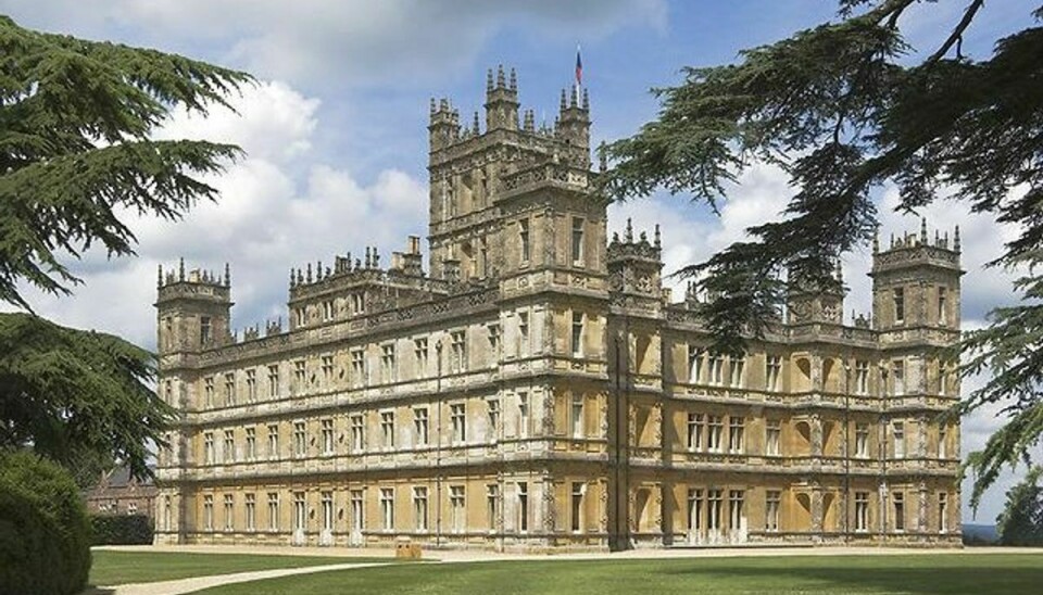 Highclere Castle som danner rammerne om den historiske, britiske TV-dramaserie Downton Abbey.