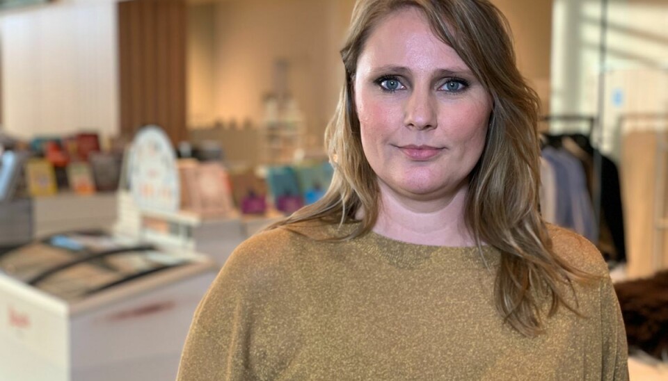 Charlotte Broman Mølbæk viser sit maveskind frem på Facebook. Det gør hun i protest mod en skoles forbud mod crop tops. Charlotte Broman Mølbæk viser sit maveskind frem på Facebook. Det gør hun i protest mod en skoles forbud mod crop tops.