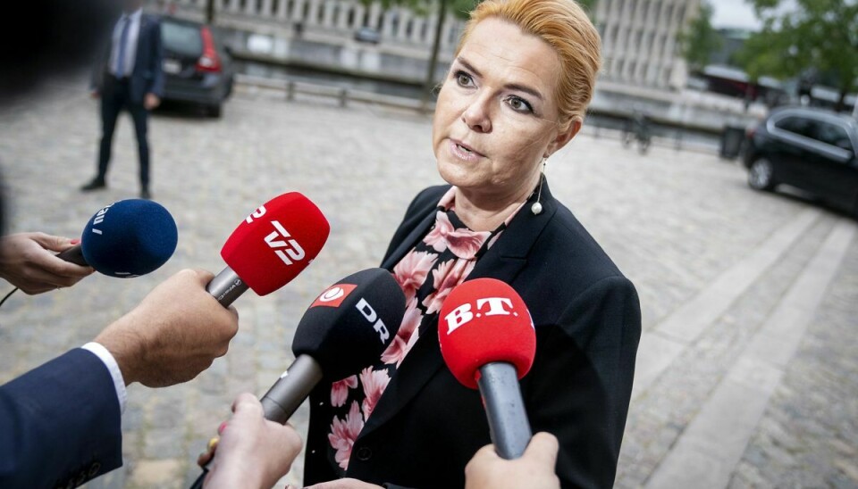 Inger Støjberg blev mandag afhørt i Rigsretten, hvor hun er tiltalt for at have udstedt og fastholdt en ulovlig instruks om adskillelse af asylpar. Tirsdag fortsætter afhøringen.