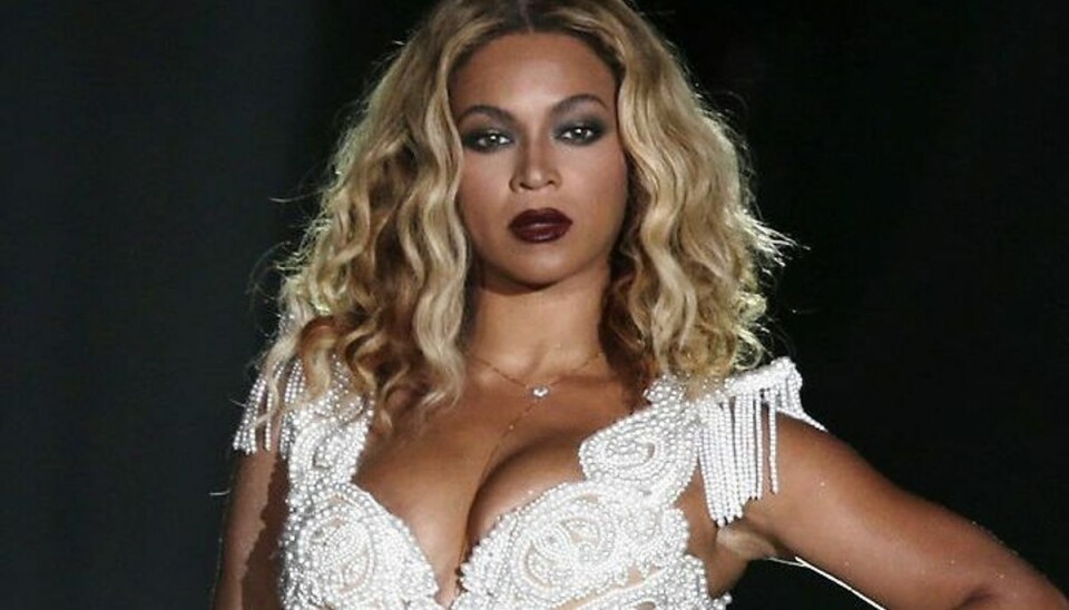 Beyonce har tidligere benyttet afdøde Craig Adams som både coach og bodyguard. REUTERS/Ricardo Moraes Beyonce har tidligere benyttet afdøde Craig Adams som både coach og bodyguard. REUTERS/Ricardo Moraes