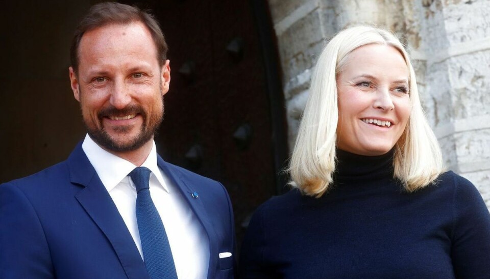 Kronprins Haakon og kronprinsesse Mette-Marit af Norge kand den 25. august fejre 20 års bryllupsdag. I den anledning har de medvirket i NRK-radioprogrammet 'Sommer i P2', hvor de blandt andet taler om deres ægteskab. Kronprins Haakon og kronprinsesse Mette-Marit af Norge kand den 25. august fejre 20 års bryllupsdag. I den anledning har de medvirket i NRK-radioprogrammet 'Sommer i P2', hvor de blandt andet taler om deres ægteskab.