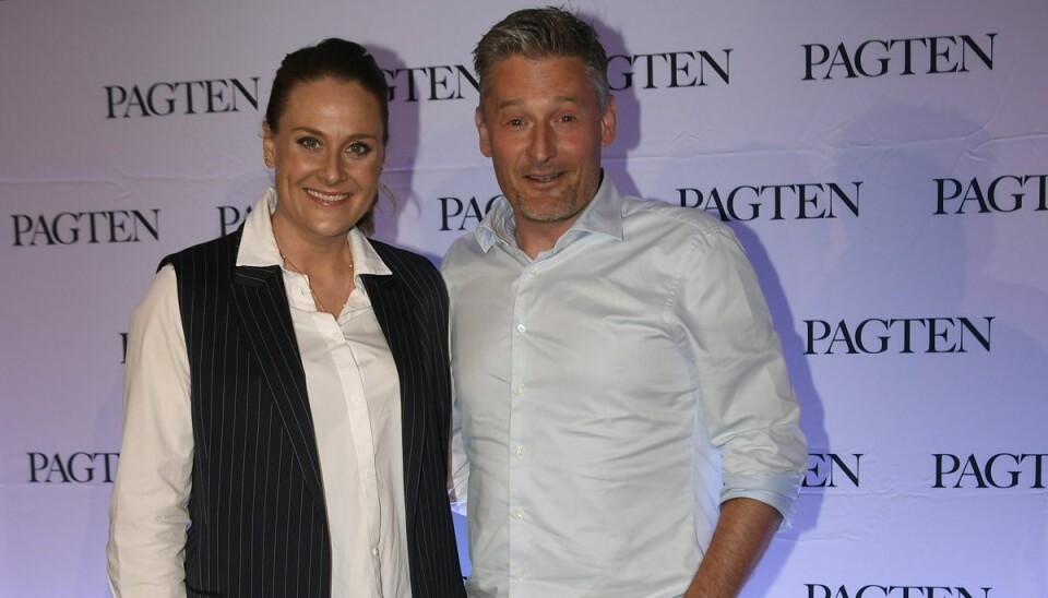 Mette Bluhme Rieck og Kasper Nielsen mødte hinanden under optagelserne på DR-programmet 'Guld i købstæderne', hvor hun var vært, og han var vurderingsekspert. Mette Bluhme Rieck og Kasper Nielsen mødte hinanden under optagelserne på DR-programmet 'Guld i købstæderne', hvor hun var vært, og han var vurderingsekspert.